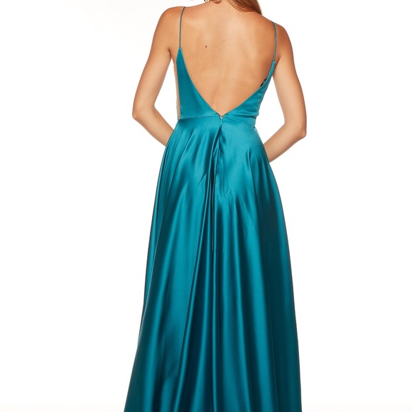 Dress - Picture 2 of 5